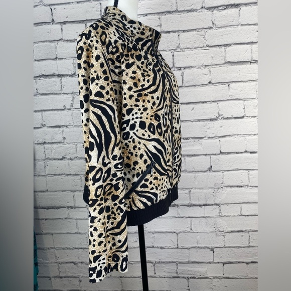 Chicos Animal Print Leopard Cheeth Bomber Jacket size Large Chicos size 2 - Picture 6 of 11